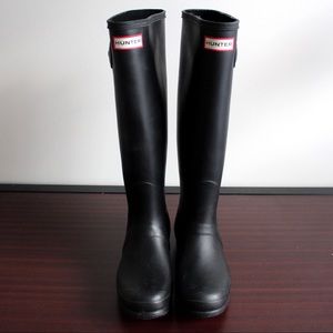 Black Matte Tall Hunter Boots 🌧